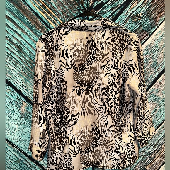Kim Rodgers Top Womens Size Petit Large Collared Button Down Animal Print - Picture 4 of 7
